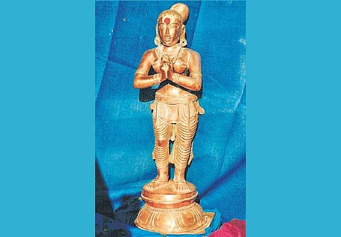 ராஜராஜ சோழனின் பாட்டி செம்பியன் மாதேவிக்கு முழு உருவச் சிலை: பொதுமக்களிடம் திரட்டிய 450 கிலோ ஐம்பொன்னில் சுவாமிமலையில் தயாராகிறது﻿