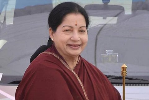 ஆர்.கே.நகர் தொகுதியைச் சேர்ந்த  22,942 குடும்பங்களுக்கு இலவச மிக்சி, கிரைண்டர்: முதல்வர் ஜெயலலிதா வழங்கினார்