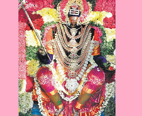 கண்ணொளி அருளும் செங்கழுநீர் அம்மன்﻿