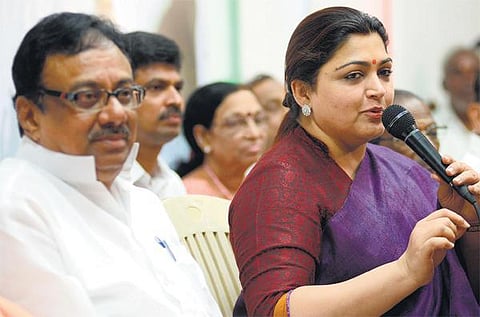 ஈவிகேஎஸ் இளங்கோவன் தவறாக பேசவில்லை: குஷ்பு