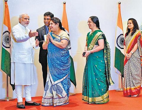துபாயில் மோடியின் பேச்சை கேட்க குவிந்த 50 ஆயிரம் இந்தியர்கள்﻿