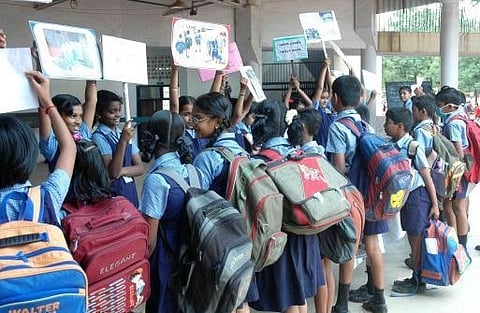 குழந்தைகளின் புத்தக சுமையை குறைக்க‌ மத்திய அரசு புதிய திட்டம்﻿﻿