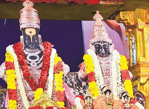 கரை புரண்ட பக்தி வெள்ளம்﻿