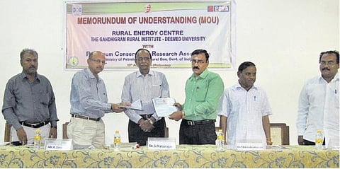 இந்தியாவில் போக்குவரத்துக்கு 200 கோடி லிட்டர் டீசல் தேவை: காந்திகிராமம் பல்கலைக்கழக துணைவேந்தர் தகவல்