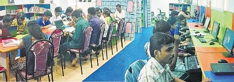 வாசிப்பை பெரிதும் நேசிக்கும் மாற்றுத்திறன் குழந்தைகள்: கோவையில் தனித்துவம் படைக்கும் சிறப்பு நூலகம்﻿