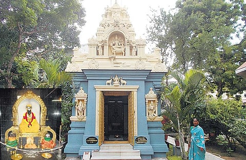 அன்னியமாய் ஒன்றுமே இல்லை﻿!