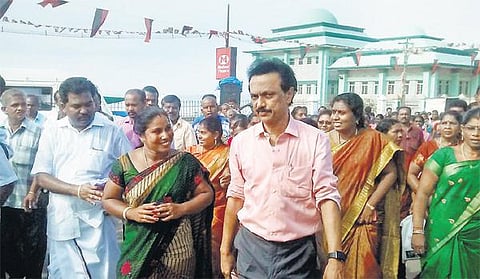 விதவிதமான ஆடைகள், வித்தியாசமான அணுகுமுறை﻿: மோடி பாணி பிரச்சாரம் ஸ்டாலினுக்கு கைகொடுக்குமா?﻿