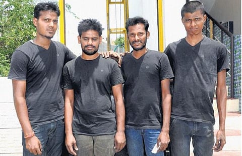 விழி இழந்தும் உழைப்பை நம்பும் டூவீலர் மெக்கானிக்﻿: இளைஞர்களுக்கு வழிகாட்டும் கண்ணப்பன்﻿