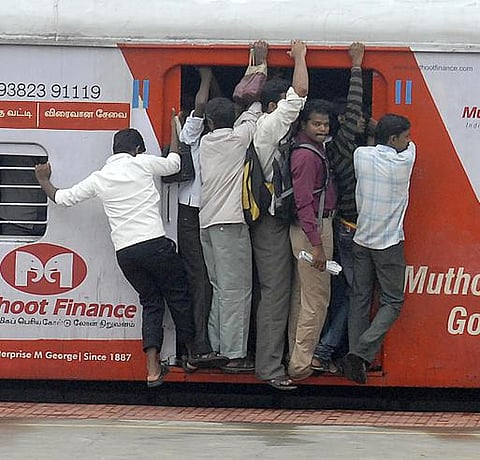 ரயில் டிக்கெட் வித்தவுட்!﻿