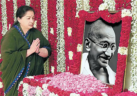 காந்தி பிறந்தநாள், காமராஜர் நினைவு நாள்﻿﻿: ஆளுநர், முதல்வர், தலைவர்கள் மரியாதை﻿