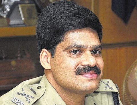அப்பாவி மக்களை ஏமாற்றி﻿ வெளிநாட்டு வேலைக்கு அனுப்பினால் கடும் நடவடிக்கை﻿: டிராவல் ஏஜென்டுகளுக்கு காவல்துறை எச்சரிக்கை﻿