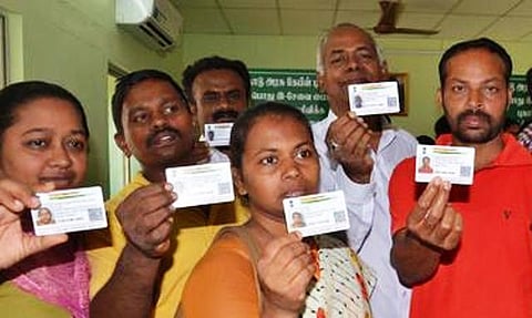 ஆதார் தனியுரிமை வழக்கை அரசியல் சாசன அமர்வுக்கு மாற்றியது உச்ச நீதிமன்றம்
