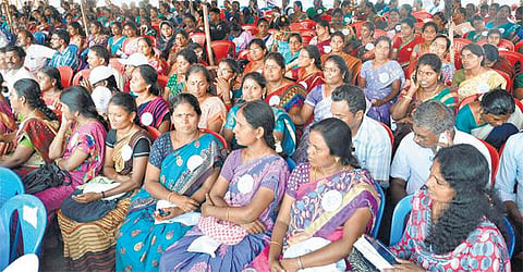 10 அம்சக் கோரிக்கைகளை வலியுறுத்தி﻿ நூலகத் துறை ஊழியர்கள் சென்னையில் உண்ணாவிரதம்