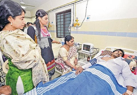 ஆந்திராவுக்கு சிறப்பு அந்தஸ்து கோரி உண்ணாவிரதம் இருந்த ஜெகன் மோகன் ரெட்டி கைது﻿