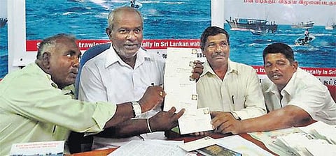 தமிழக மீனவர்களுக்கு எதிராக இலங்கை மீனவர் போராட்டம்﻿