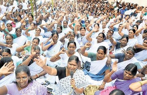 3,500 ஒப்பந்த செவிலியர்களை பணி நிரந்தரம் செய்யக்கோரி﻿ சென்னையில் 5-ம் தேதி முதல் தொடர் உண்ணாவிரதம்﻿