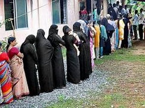 கேரள உள்ளாட்சி தேர்தல்﻿: 4 வாக்காளர்கள், முகவர் மயங்கி விழுந்து மரணம்﻿