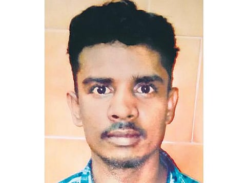 பார்சலில் கடிகாரங்களை வைத்து﻿ நீதிமன்றத்துக்கு வெடிகுண்டு மிரட்டல் விடுத்தவர் சரண்﻿