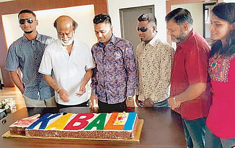 திரை வெளிச்சம்: தீவில் ரஜினியின் தீபாவளி!﻿