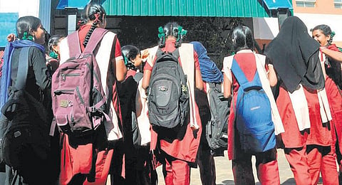 பெண் எனும் பகடைக்காய்: கழிப்பறையும் பெண்ணின் உரிமையும்﻿