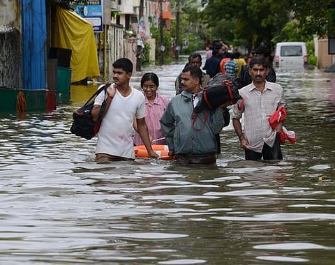சென்னை உட்பட 4 மாவட்டங்களில் மேலும் ஒருநாள் பள்ளி, கல்லூரிகளுக்கு மழை விடுமுறை
