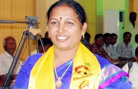 சித்தூர் மேயர் அனுராதா சுட்டுக் கொலை; கணவர் படுகாயம்