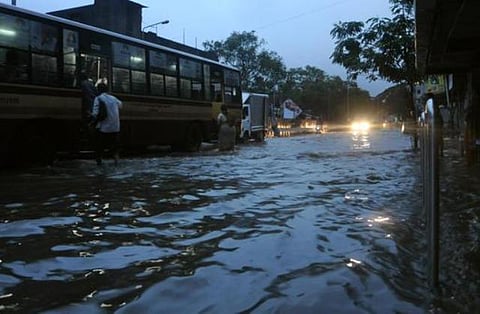 மழை வெள்ளத்தால் மாநகரின் 50% பேருந்துகளுக்கு பலத்த சேதம்