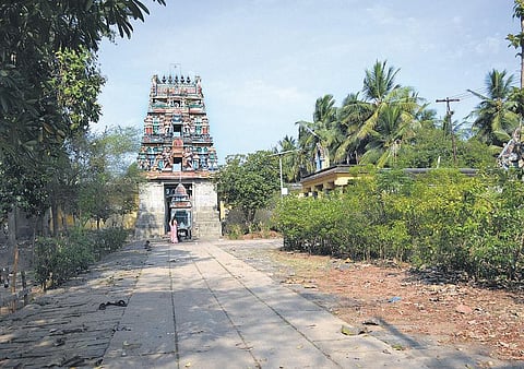 திருத்தலம் அறிமுகம்: நம்பிக்குத் திருமுறைகளை காட்டிய பொள்ளா பிள்ளையார்