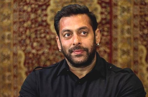 உச்ச நீதிமன்றத்தில் மனுவை திரும்பப் பெற்றார் சல்மான்﻿