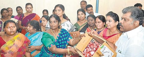 எனது பிறந்த நாளை கொண்டாடாமல் மழையால் பாதிக்கப்பட்டவர்களுக்கு உதவுங்கள்﻿: தமாகாவினருக்கு வாசன் வேண்டுகோள்﻿