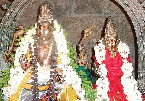 நேரம் காட்டும் கல் கடிகாரம்﻿