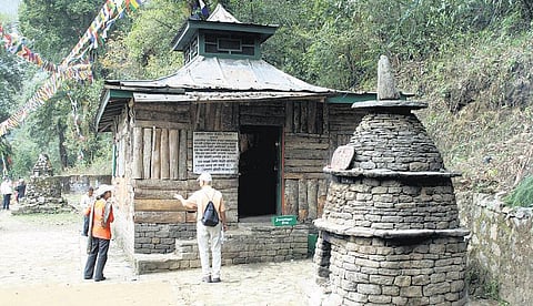 புள்ளினங்கள் காக்கும் புனித ஏரி﻿