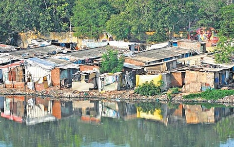 வெள்ளமும் குடிசைகளும்﻿