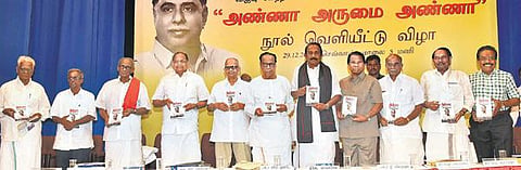 விஐடி வேந்தர் ஜி.விசுவநாதன் எழுதிய ‘அண்ணா அருமை அண்ணா’ நூல் வெளியீடு: வைகோ, ஹெச்.வி.ஹண்டே உள்ளிட்ட தலைவர்கள் பங்கேற்பு