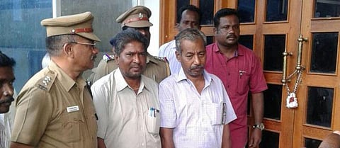 மாணவிகள் உயிரிழந்த வழக்கு: 4 பேரிடம் விசாரணை﻿﻿