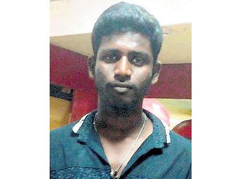 மூளைச்சாவு அடைந்த கல்லூரி மாணவனின் உடல் உறுப்புகள் தானம்﻿﻿