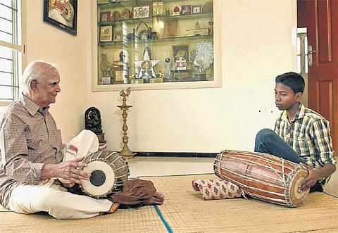 உமையாள்புரம் ‘ஓவர்டோன்’!﻿