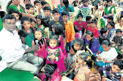 நினைவாற்றல் கலையுடன் திருக்குறளை இணைத்து பயிற்சி﻿: வரிசை எண் கூறினால் திருக்குறளை கூறும் குழந்தைகள்﻿