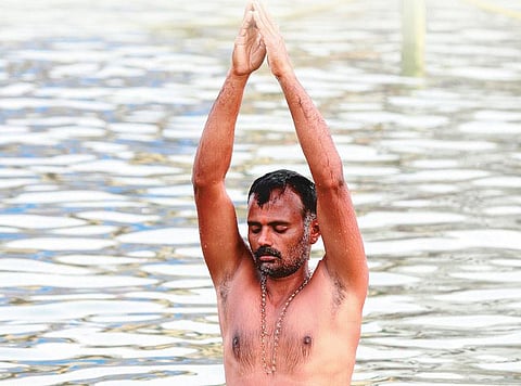 புனித நீராடுவது எப்படி?﻿