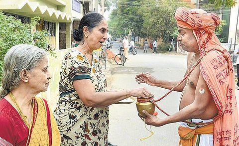 மிச்சமின்றிக் கொடுக்கும் மனிதர்﻿