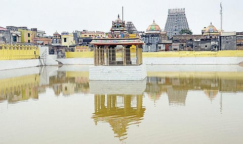 மகாமகப் பெருவிழா: குளத்தில் அதிக ஒளி தரும் மின் விளக்குகள் - 4 உயர் மின் கோபுரங்களில் அமைப்பு﻿