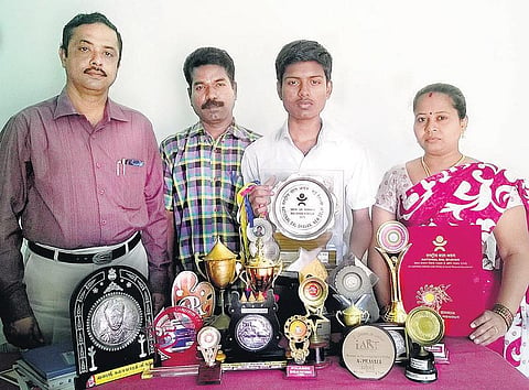 படைப்புக் கலைப் பிரிவில்﻿ மத்திய அரசின் பாலஸ்ரீ விருது பெற்ற ஸ்ரீரங்கம் பள்ளி மாணவர்﻿