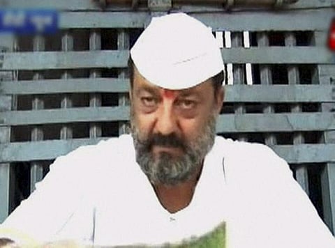 கைதிகளுக்கான சீருடையை அணிய மறுத்த சஞ்சய் தத்