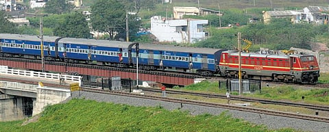 மாநில அரசுடன் இணைந்து செயல்படும் ரயில்வேயின் முடிவு வரவேற்கத்தக்கது: ரயில்வே போர்டு முன்னாள் உறுப்பினர் சுதிர் சந்திரா கருத்து﻿