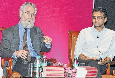 ஷெல்டன் போலக்கும் மோடியின் அறிஞர்களும்﻿