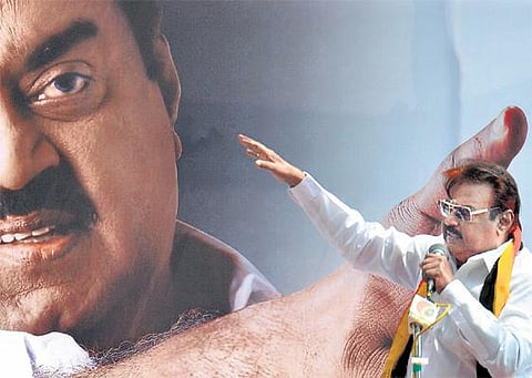 எதிர்காலத்தை குறிவைக்கும் விஜயகாந்த்﻿: தேமுதிக தனித்து போட்டி ஏன்?﻿