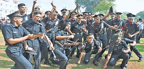 நாட்டின் பாதுகாப்பில் அர்ப்பணிப்பு உணர்வுடன் செயல்பட வேண்டும்﻿: ராணுவ அதிகாரிகளுக்கு தளபதி தல்பீர்சிங் வேண்டுகோள்