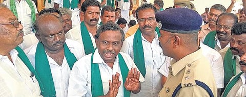 விவசாயி மீதான தாக்குதல்﻿: நடவடிக்கை எடுக்காவிட்டால் போராட்டம் தொடரும்﻿- அனைத்து விவசாயிகள் சங்கம் அறிவிப்பு﻿