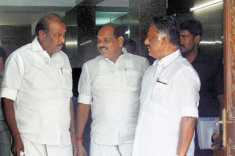 அதிமுகவுக்கு அமைப்புகள் ஆதரவு﻿