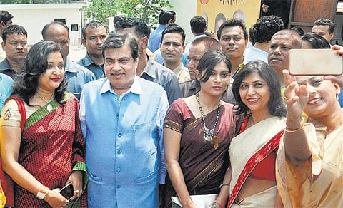 அசாம் தேர்தலில் தோல்வி அடைந்தாலும்﻿ வளர்ச்சி பணிகளை நிறுத்த மாட்டோம்﻿: மத்திய அமைச்சர் நிதின் கட்கரி உறுதி﻿